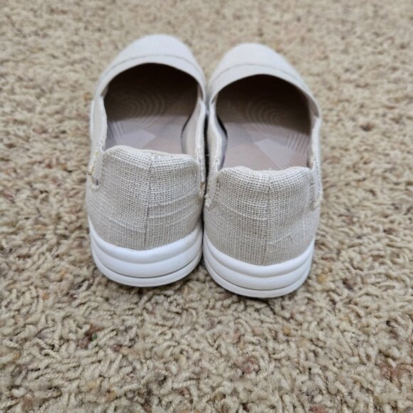 NWOT Clarks Cloudsteppers Canvas Slip-Ons Breeze Step Natural Size 6 - Picture 4 of 9